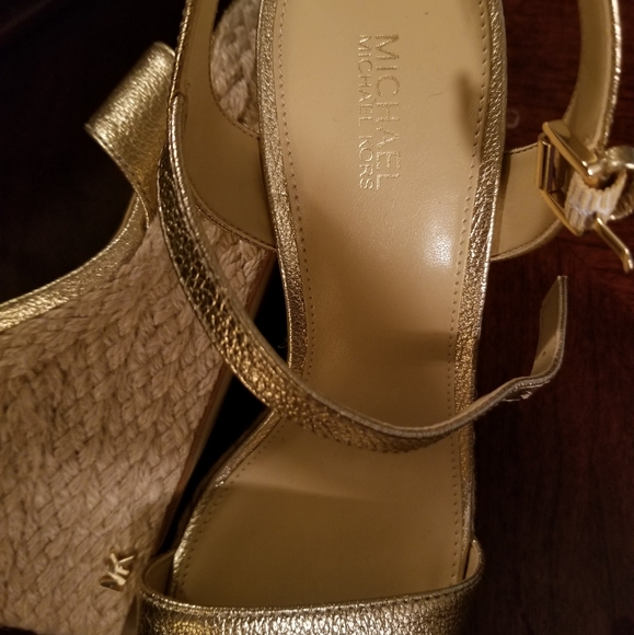 Michael Khors Wedges - Picture 2 of 3